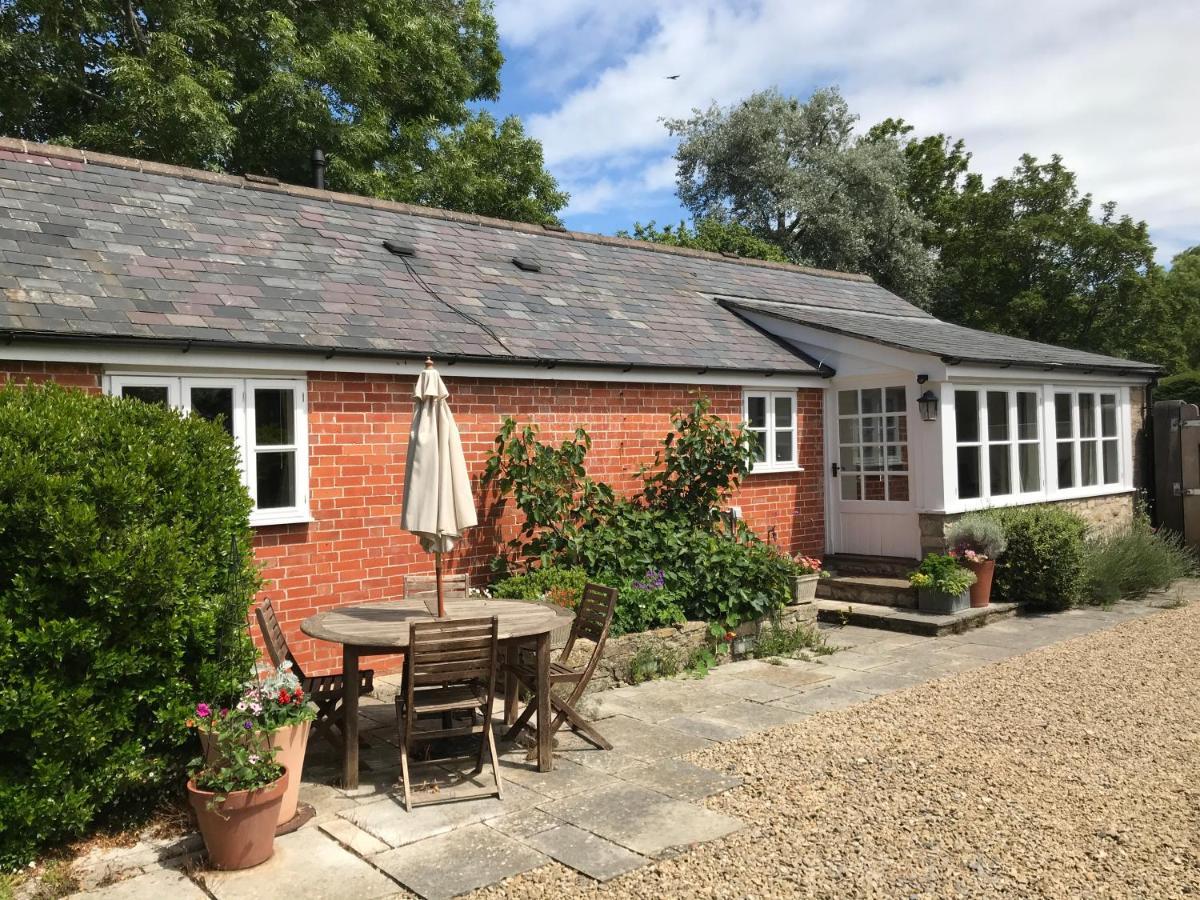 Norburton Hall Cottages Брайдпорт Екстериор снимка